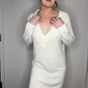 JACQUELINE de YONG Long Sleeve V-Neck Knit Sweater Dress Size Medium Cream